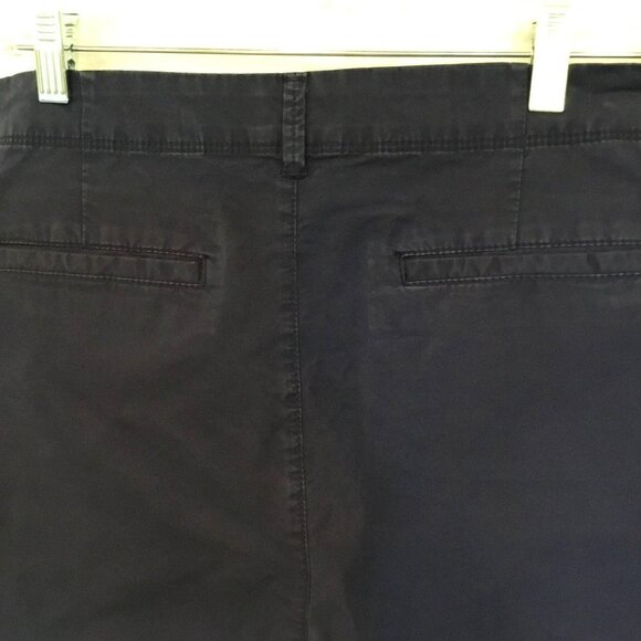 Old Navy Bermuda Shorts Cuffed Hem Cotton High Rise in Navy Blue Size 10 Pockets - Picture 6 of 6